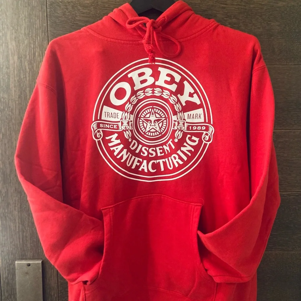 OBEY 🅾️ Men’s Red Logo Fleece Hoodie - Picture 3 of 7